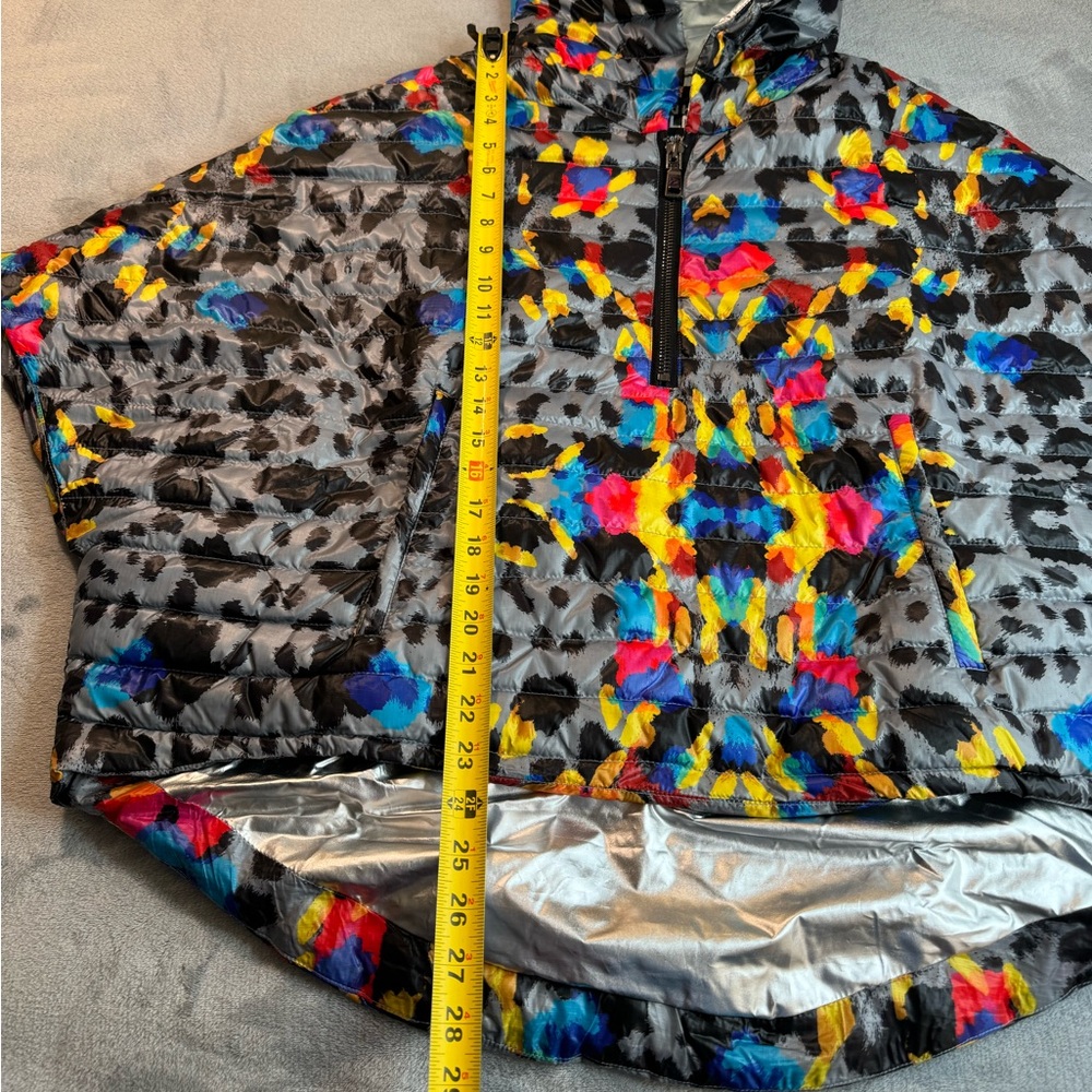 NWOT THINK ROYLN Quilted Puffer Poncho Size M/L - Picture 14 of 15